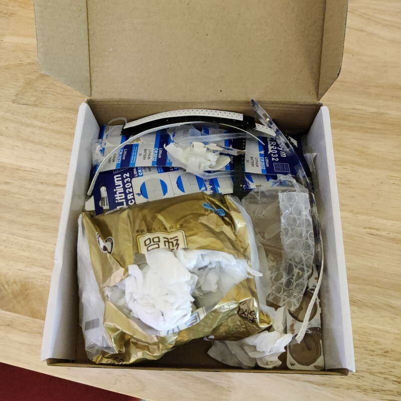 A box full of waste: wipes, packaging, bubble wrap,
etc