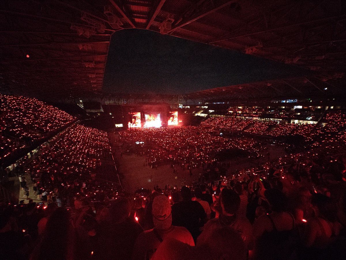 An entire stadium lighting up in red