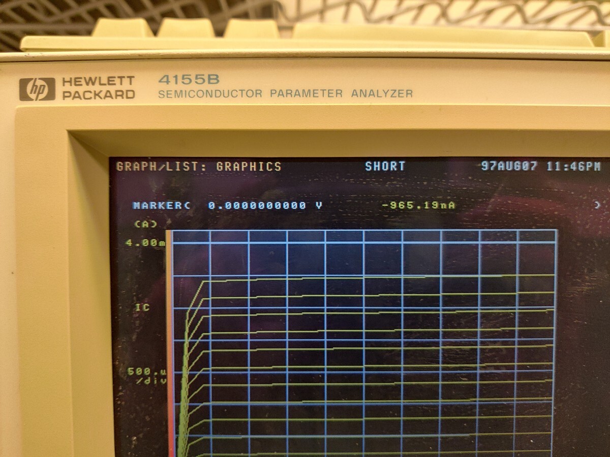 An HP 4155B semiconductor parameters analyzer displaying a graph. The
date is "97AUG07 11:46PM"